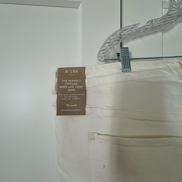 Madewell Perfect Vintage Crop Wide
Leg Jeans in Tile White - Picture 4 of 4